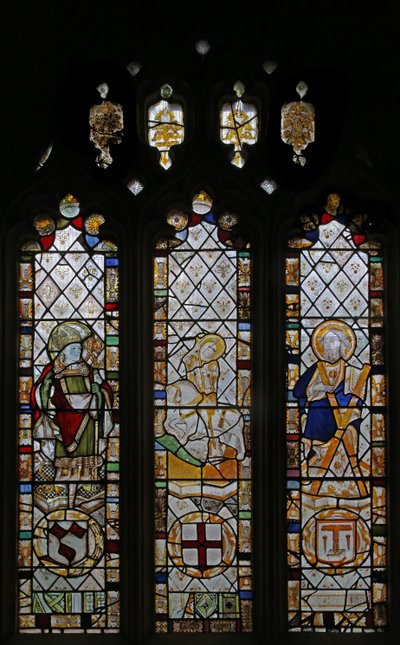 Fönster n3 som visar St Patrick, St George, St Andrew av English School