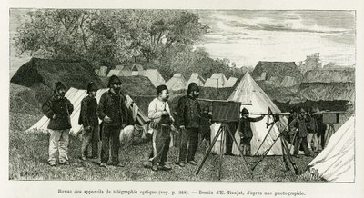 Genomgång av optisk telegrafiapparat. Gravyr av E.Ronjat, för att illustrera historien Trente mois au Tonkin, 1884, av doktor Paul Hocquard, i le tour du monde 1890, under ledning av Edouard Charton (1807-1890), Hachette, Paris. av Etienne Antoine Eugene Ronjat