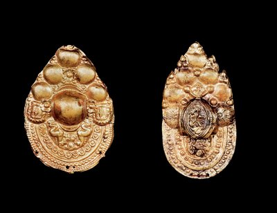 Etruskiska smycken: guldörhänge. av Etruscan Etruscan