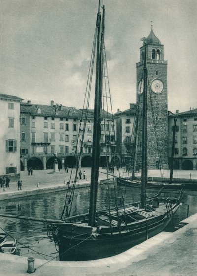 Hamnen och Torre Apponale, Riva del Garda, Italien, 1927 av Eugen Poppel