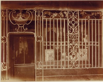 På Guds nåd av Eugène Atget