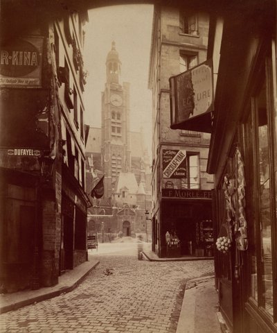 St. Etienne du Mont, rue de la Montagne Sainte Genevi√®ve (St. √âtienne du Mont, gatan Montagne Sainte Genevi√®ve),1898 (foto) av Eugène Atget