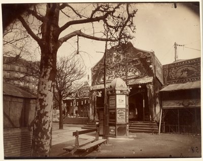 Fête Vaugirard (gatumässa och kiosk) av Eugène Atget
