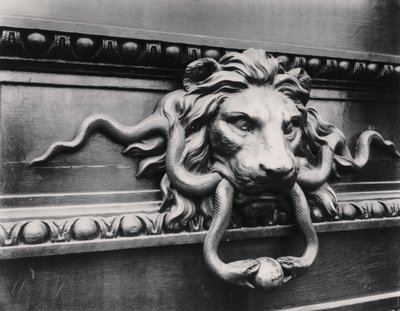 Lejondörrknacker, Paris av Eugène Atget