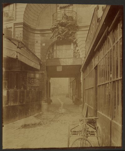 Dragon Gate av Eugène Atget