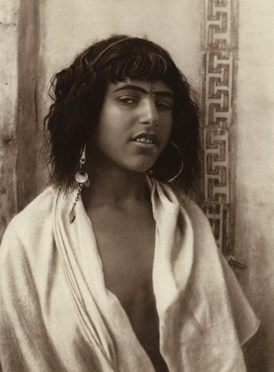 Alger, berberflicka (svartvitt foto) av European Photographer