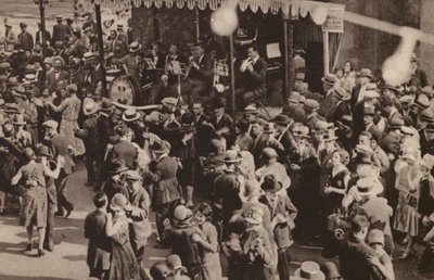 Paris: Un bal de carrefour, le 14 juillet, En boll på öppna ytor av European Photographer