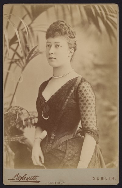 Porträtt, Princess Louise Victoria, Princess Royal, äldsta dotter till kung Edward VII, gift med 6:e Earl of Fife (s/v foto) av European Photographer