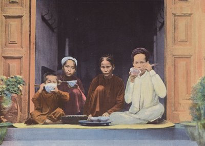 Måltid Av En Annamite Familj av European Photographer