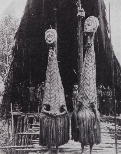 Tabubelagda troll i Nya Guinea (s/v foto) av European Photographer