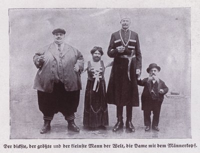 De fetaste, längsta och kortaste männen i världen och en skäggig dam (s/v foto) av European Photographer