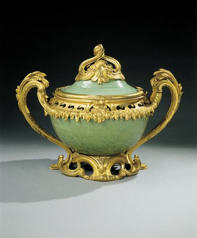 Louis XV pot-pourri vas (ormolu-monterad kinesiskt celadon porslin) av European School