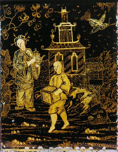 Tea Caddy på kinesiskt sätt föreställande en portier och en dam som bär en tekanna (metall) av European School