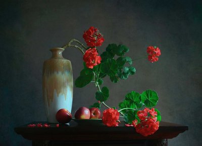 Stilleben med pelargoner och frukt av Fangping Zhou
