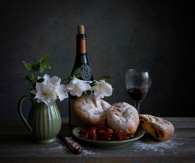 Rustikt vin och bröd av Fangping Zhou