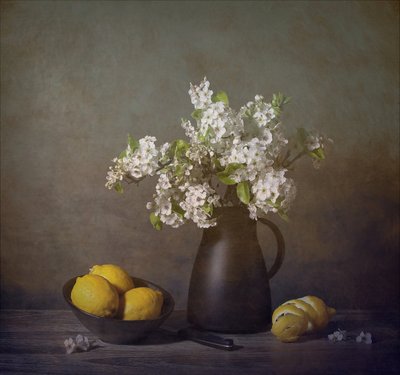 Vita blommor och citroner av Fangping Zhou