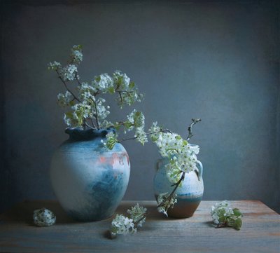 Stilleben med vita blommor av Fangping Zhou