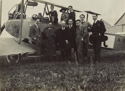 [Flygplan och människor] av Fedele Azari