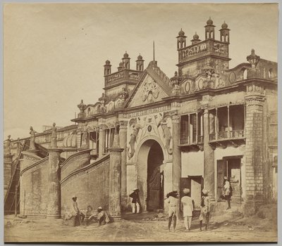 Port som leder in i Kaiserbagh av Felice A. Beato