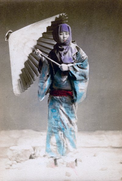Museme, kvinna i vinterdräkt, Japan, 1882 av Felice Beato