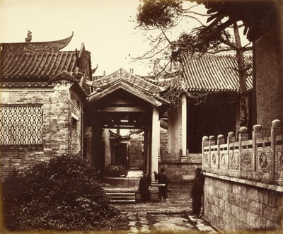 [Nume Hui Kung Temple, Kanton, Kina] av Felice Beato