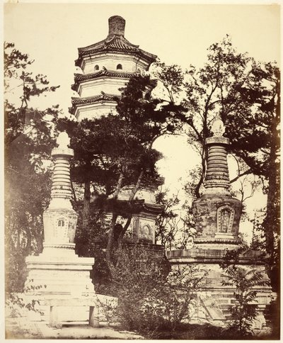 [Pagod uppe på berget, - Sommarpalatset, Yuen-Ming-Yuen, Peking] av Felice Beato