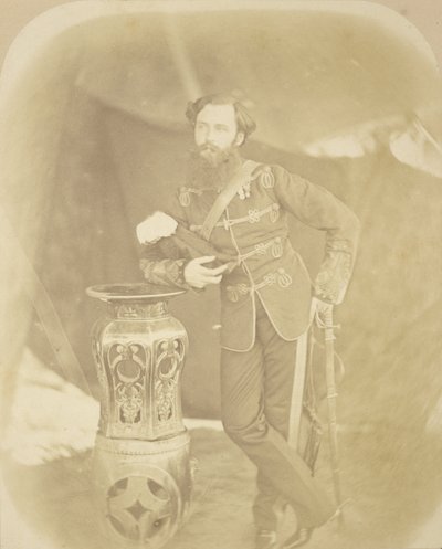 Porträtt av överste Henry Hope Crealock, biträdande assistent, generaladjutant av Felice Beato