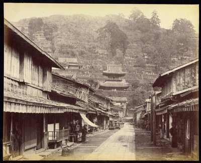 Temple Street, Native Town, Nagasaki av Felice Beato
