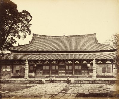 [Tempel i Tartarkvarteren, Kanton, Kina] av Felice Beato