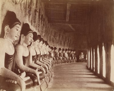 De 49 Gautamas i Sagaing-templet av Felice Beato