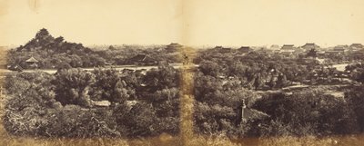 Utsikt över det kejserliga vinterpalatset, Pekin, visar den konstgjorda kullen, 29 oktober 1860 av Felice Beato