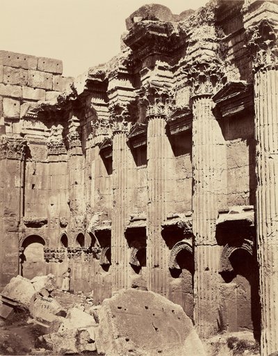 Interiör av Jupitertemplet - Baalbek av Félix Bonfils
