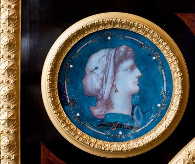Detalj av en möbel pryder familjen Brignole Sales vapen av ebenisten Guillaume Grohe (1808-1885) efter en teckning av Felix Duban (1798-1870). Lägenheter av Maria Brignole Sale De Ferrari, hertiginnan av Galliera (1811-1888), möblerna av Felix Louis Jacques Duban
