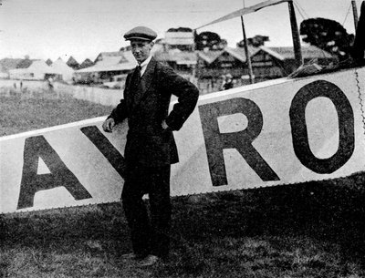 The Aerial Derby: piloten på Avro, Mr FP Raynham, 1913 1934. av Flight Photo