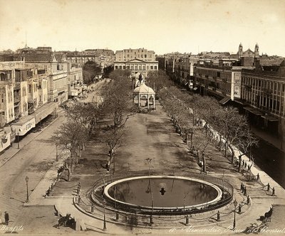 Alexandria, Egypten: Konsulernas torg, med en stor rund fontän av Félix Bonfils