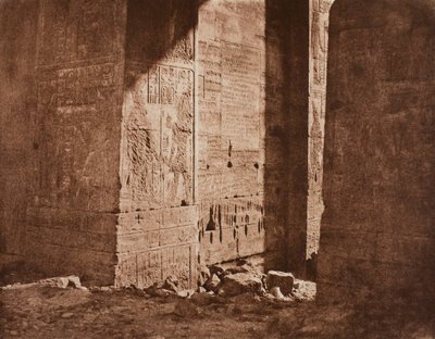 Första pylonen - fransk inskription ristad på den östra gränsen vid punkt H, ön Fila..., 1851 av Félix Teynard