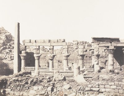 Ile de Fileh Philæ, edifice du Sud et Partie de la Colonnade Occiden..., 1851-52, tryckt 1853-54. av Félix Teynard