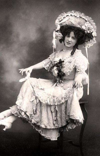 Fanny Dango 1878-1972, sångerska och dansare, tidigt 1900-tal. av Foulsham and Banfield