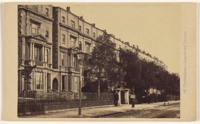 Cheltenham - Lansdown Terrace av Francis Bedford