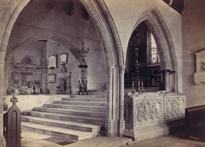 Monument och kanslitrappa, Tenby kyrka, 1870-talet. av Francis Bedford