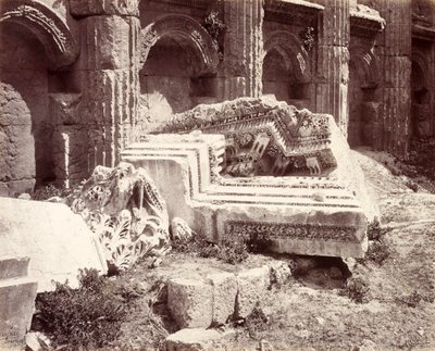 Skulpturala lämningar i Jupitertemplet, Baalbek av Francis Bedford