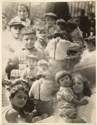 [Fotomontage av barn] av Francis Bruguière