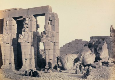 "Egypten och Palestina": detalj av de osiriska pilastrarna i Ramesseum, Ramses II:s begravningstempel, Thebe av Francis Frith