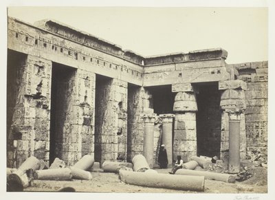 Medinet Habbos inre domstol, Thebe av Francis Frith