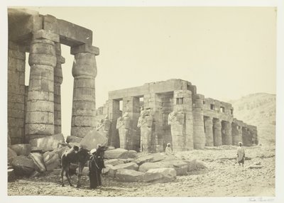 Memnonium, Thebe, från slätten, 1857. av Francis Frith