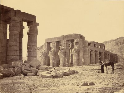 Ramesseum i El-Kurney, Thebe, andra vyn av Francis Frith