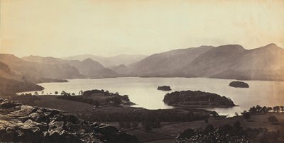 Sjön nära Derwentwater i Storbritannien. av Francis Frith