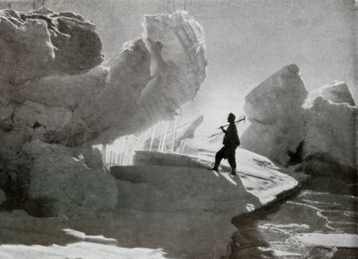 Tryckisblock nära Discovery Bluff, c1911, 1913 av Frank Debenham