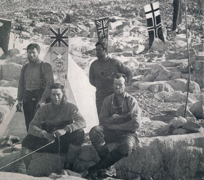 Det andra västerländska partiet vid Cape Geology på juldagen, 1911, 1913. av Frank Debenham