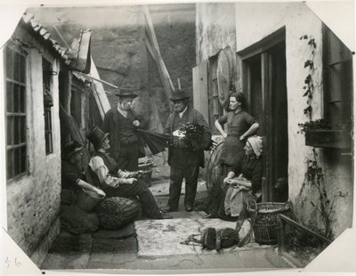 Whitby Fisher Folk, ca 1885 (albumintryck) av Frank Meadow Sutcliffe